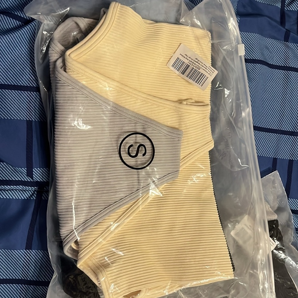 New in package 3 Piece Bodysuits Sexy Ribbed V Neck Adjustable Spaghetti straps - Picture 5 of 5